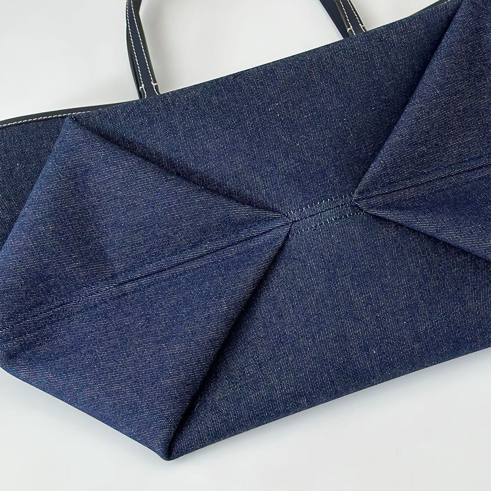 G*u*i totissima large reversible tote bag