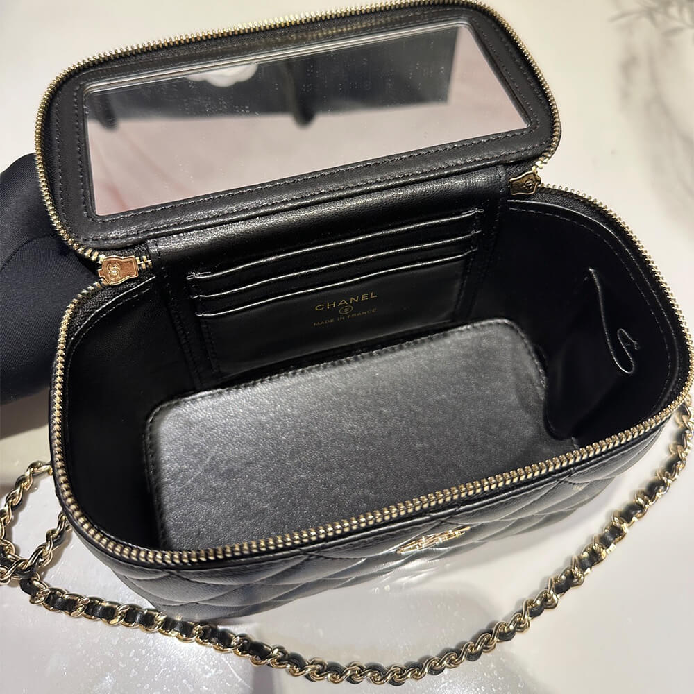Ch**el long vanity with chain