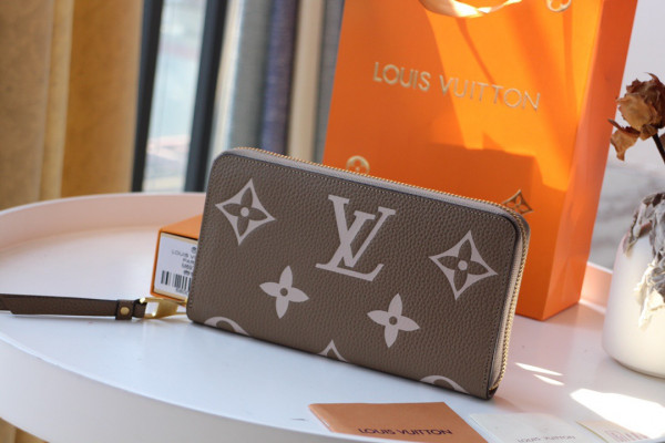 l0*is V*t0n zippy wallet