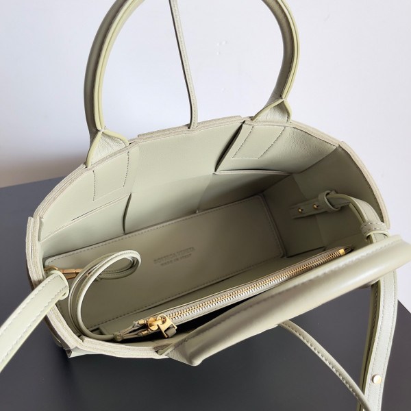 bo*te*ga Ve*ne*ta arco mini tote