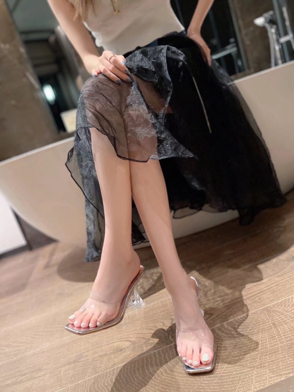 AMINA MUADDI Begum