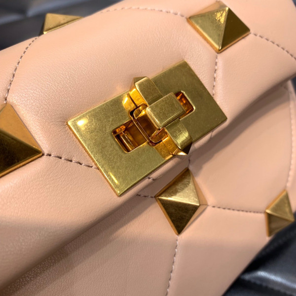 VALENTINO ONLINE EXCLUSIVE SMALL ROMAN STUD THE SHOULDER BAG WITH CHAIN