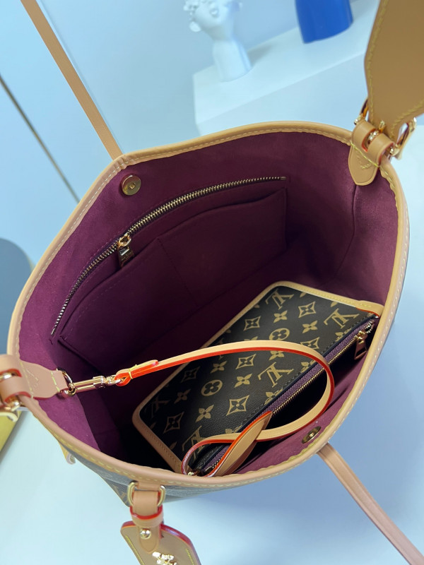 l0*is V*t0n carryall pm