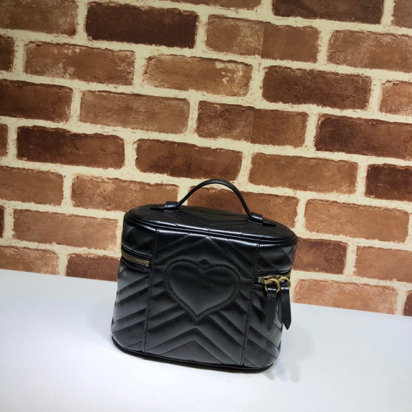 G*u*i cosmetic bag