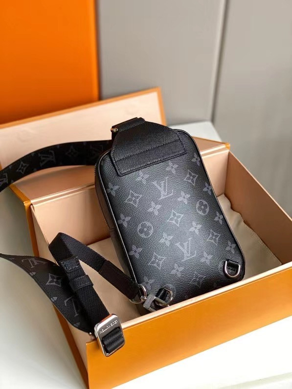 l0*is V*t0n outdoor slingbag