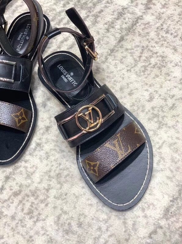 l0*is V*t0n academy flat sandal
