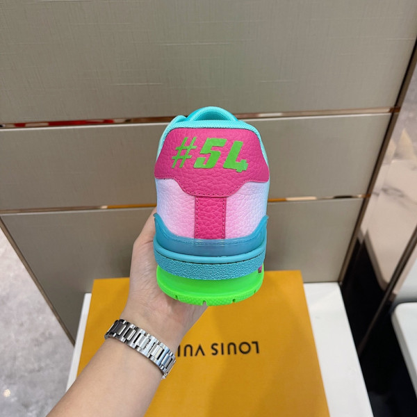 l0*is V*t0n trainer sneaker