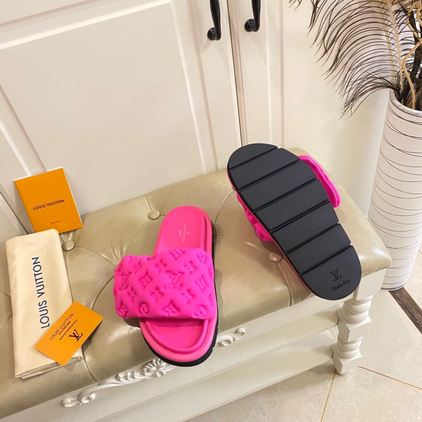 l0*is V*t0n pool pillow comfort mule