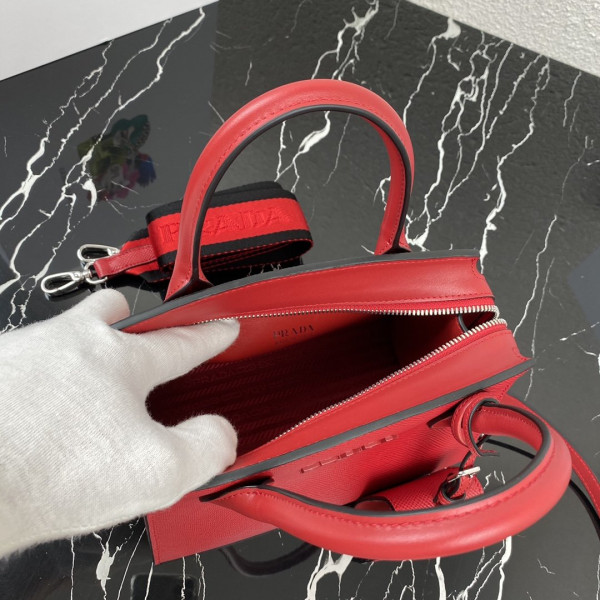 pra*a saffiano leather pra*a monoCh*0me bag