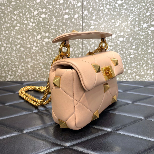 VALENTINO ONLINE EXCLUSIVE SMALL ROMAN STUD THE SHOULDER BAG WITH CHAIN
