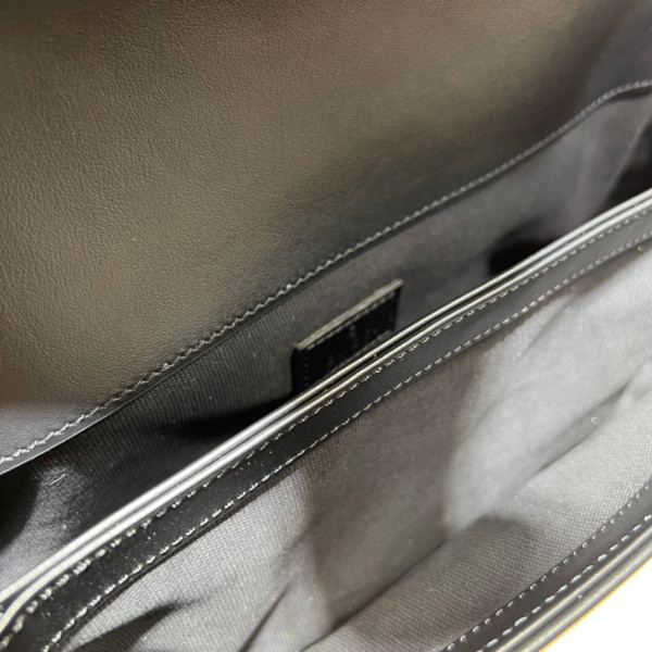 G*u*i gg marmont shoulder bag