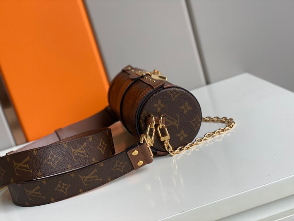 l0*is V*t0n papillon trunk