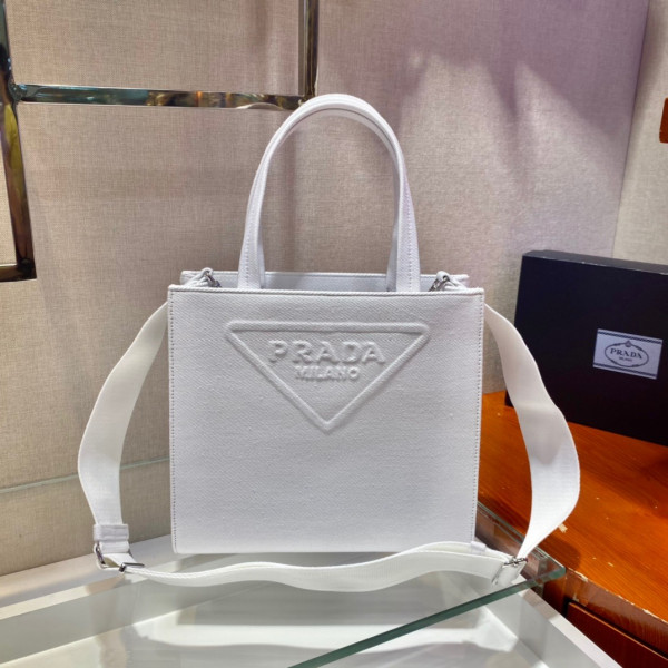 Pra*a tote bag