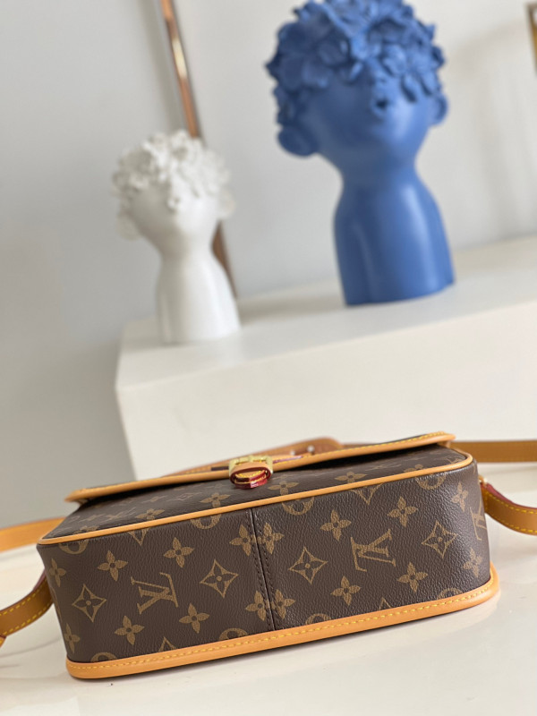 l0*is V*t0n vintage sologne