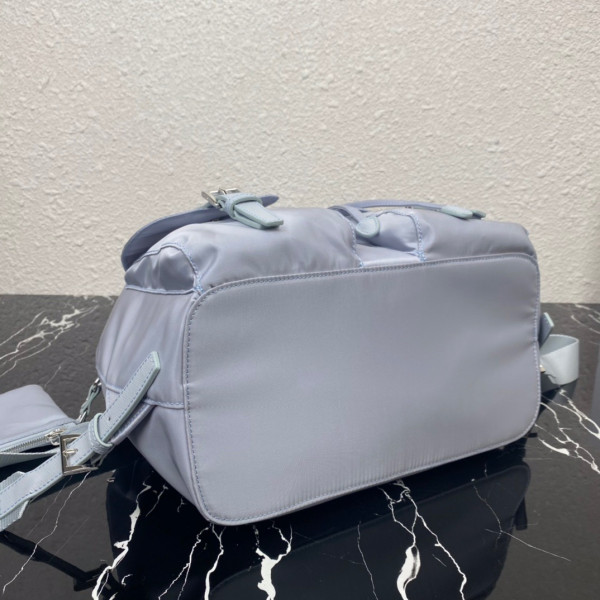 Pra*a re-nylon medium backpack-32-15-30cm