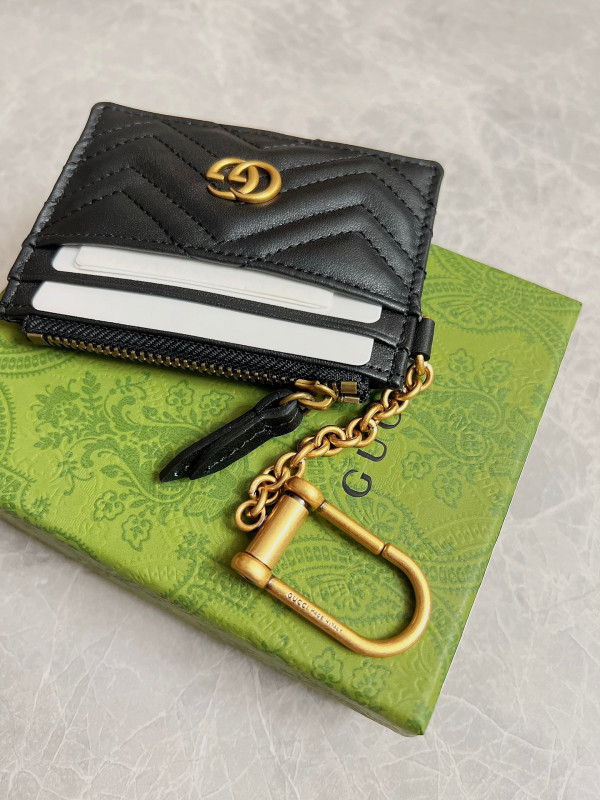 G*u*i gg marmont keychain wallet