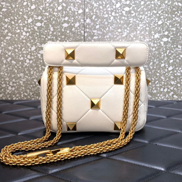 VALENTINO ONLINE EXCLUSIVE SMALL ROMAN STUD THE SHOULDER BAG WITH CHAIN