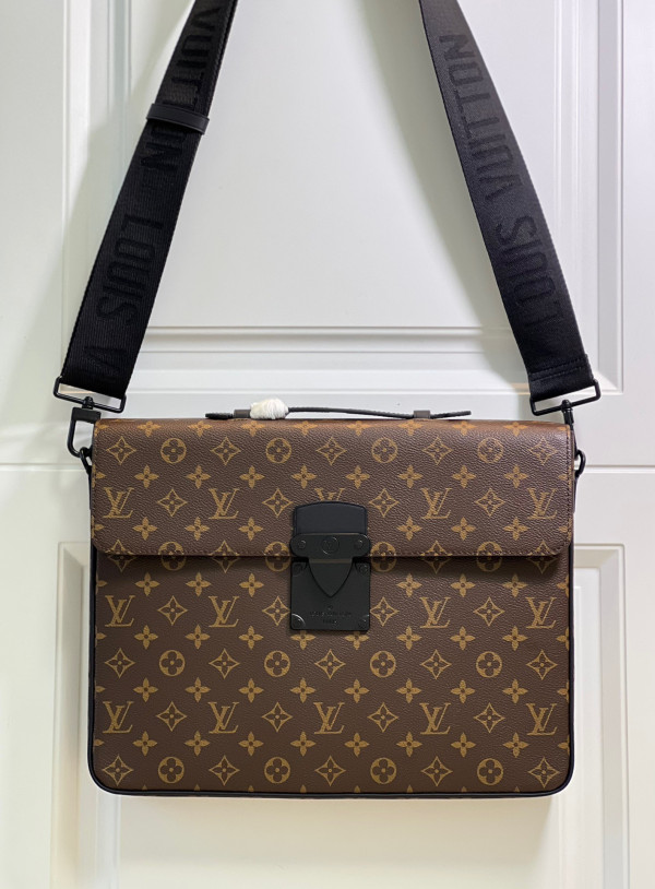 l0*is V*t0n s lock briefcase