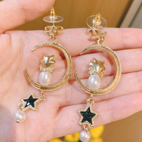 CL EARRINGS