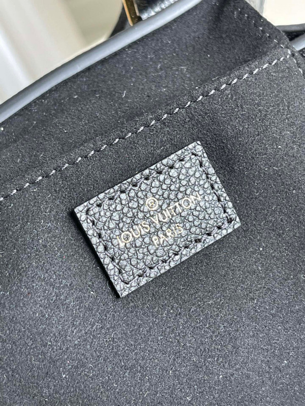l0*is V*t0n petit sac plat