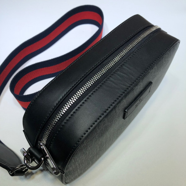 G*u*i gg black shoulder bag