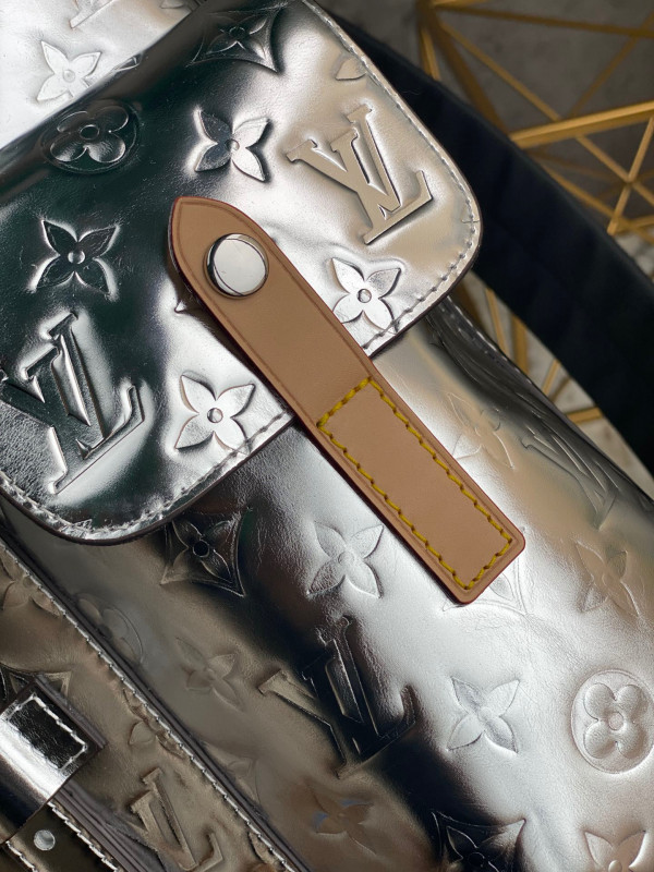 l0*is V*t0n christopher backpack pm