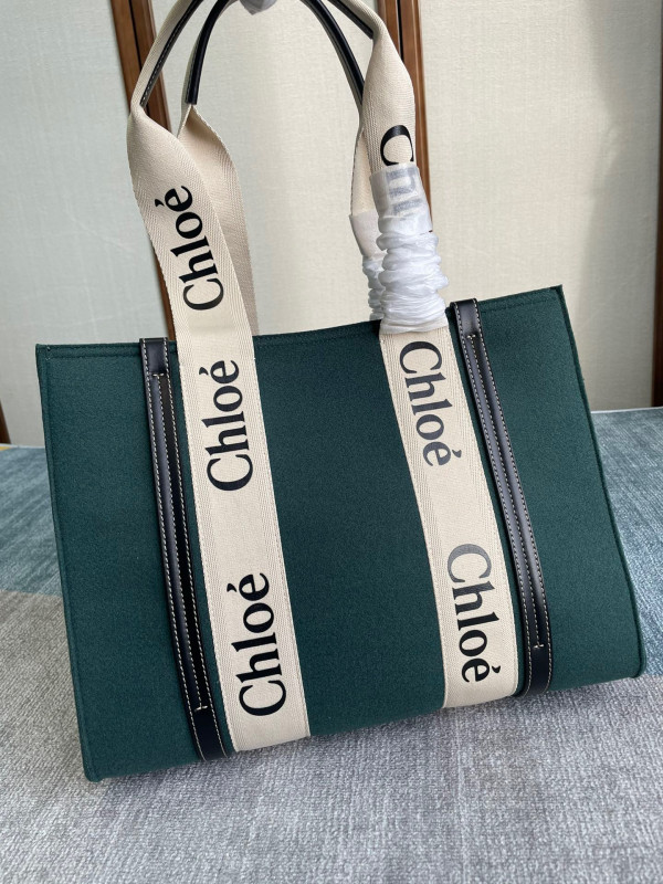 CHLOÉ MEDIUM WOODY TOTE BAG
