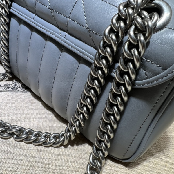 G*u*i gg marmont 22cm