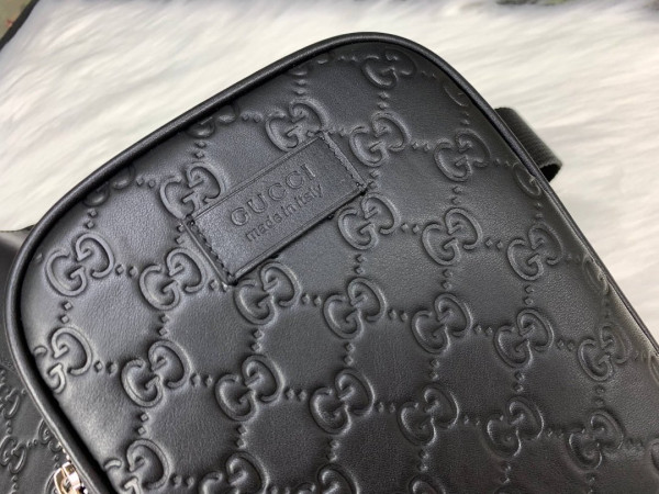 G*u*i gg belt bag