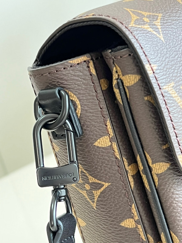 l0*is V*t0n s-lock vertical wearable wallet