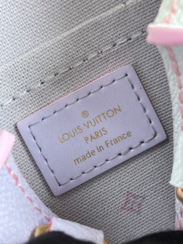 l0*is V*t0n petit sac plat