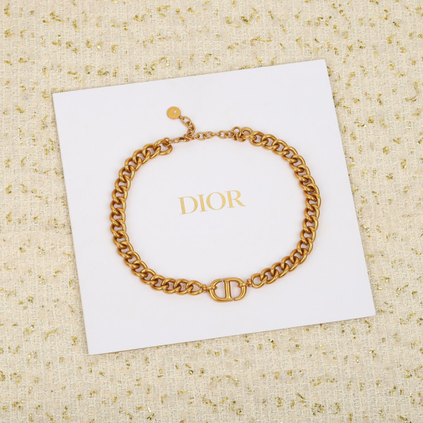 DIRO NECKLACE