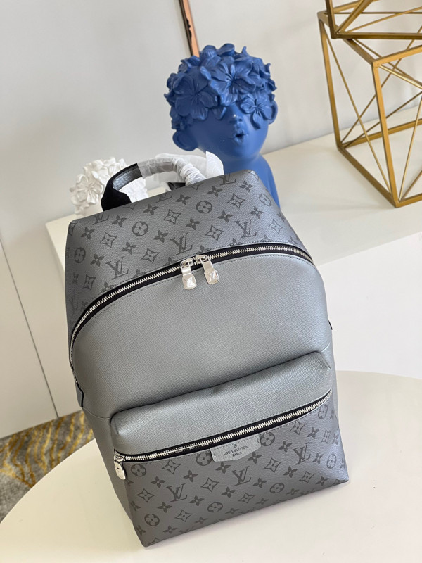 l0*is V*t0n discovery backpack pm