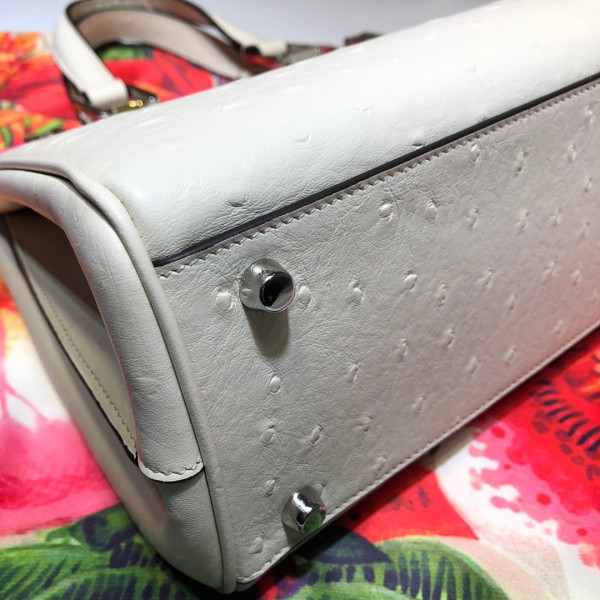 G*u*i zumi small top handle bag
