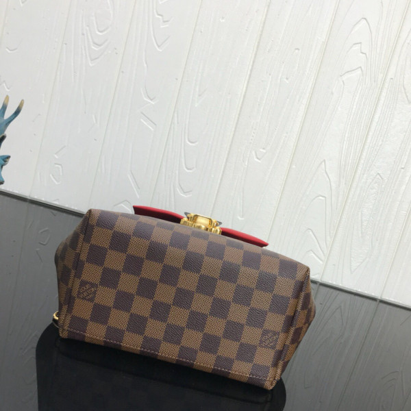 l0*is V*t0n clapton backpack