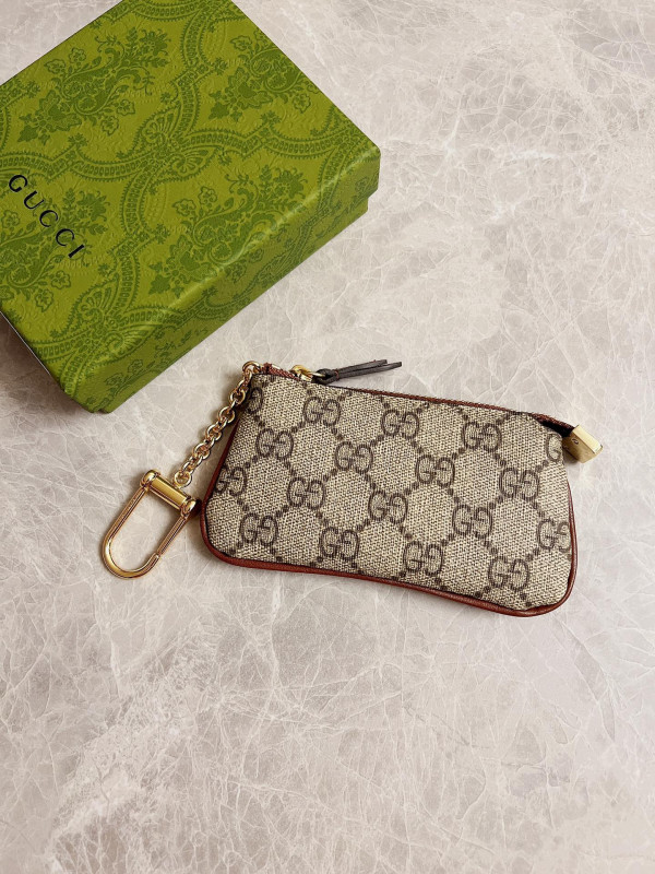 G*u*i gg marmont matelassé key case