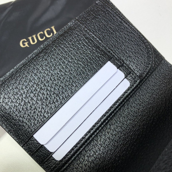 G*u*i off the grid passport case