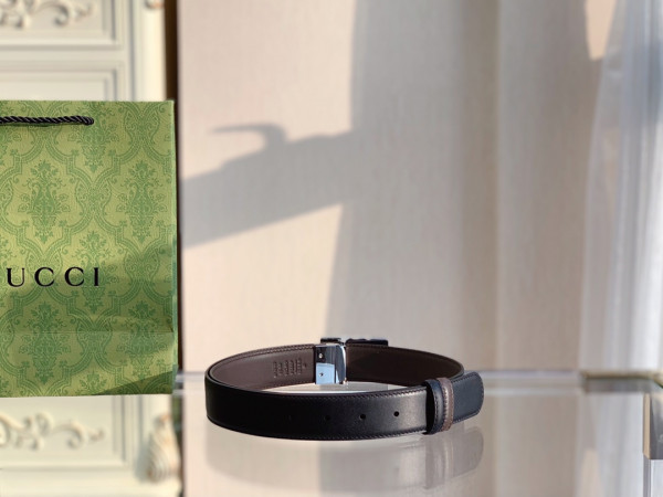 G*u*i reversible belt with square g buckle
