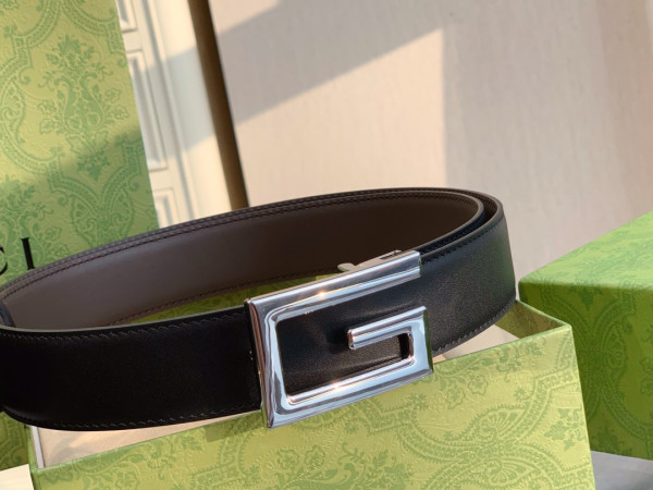 G*u*i reversible belt with square g buckle