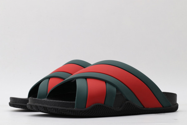 G*u*i rubber slide sandal with web