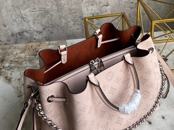 l0*is V*t0n bella tote