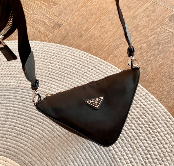 Pra*a triangle bag