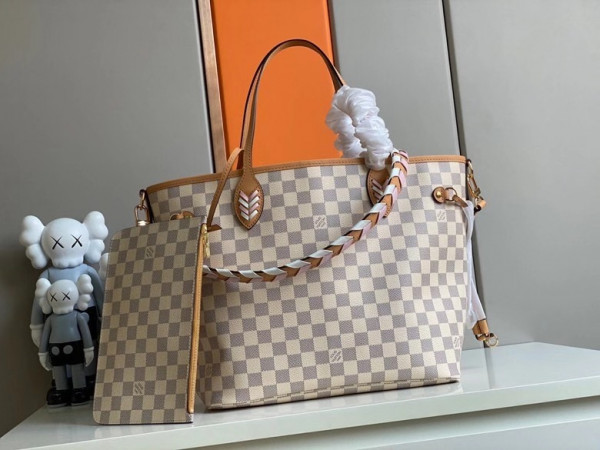 l0*is V*t0n neverfull mm