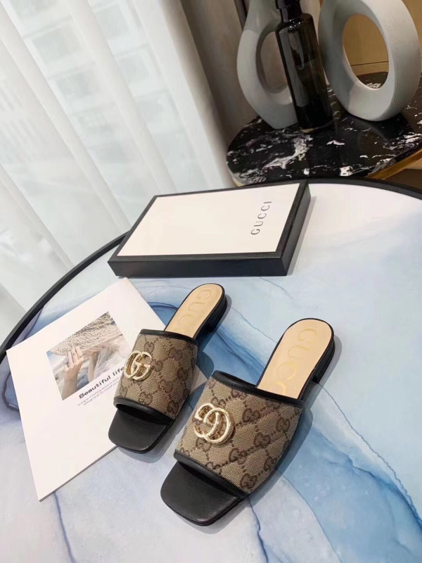 G*u*i gg matelassé canvas slide sandal