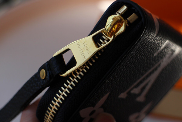 l0*is V*t0n zippy coin purse