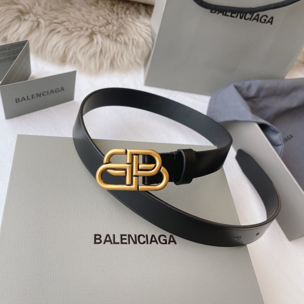 Ba*len*cia*ga belt