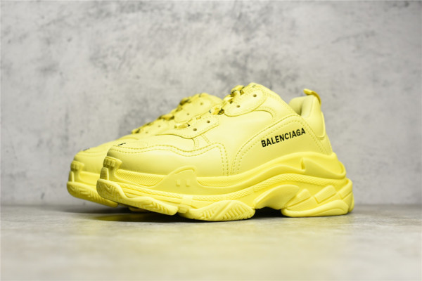 Ba*len*cia*ga triple s