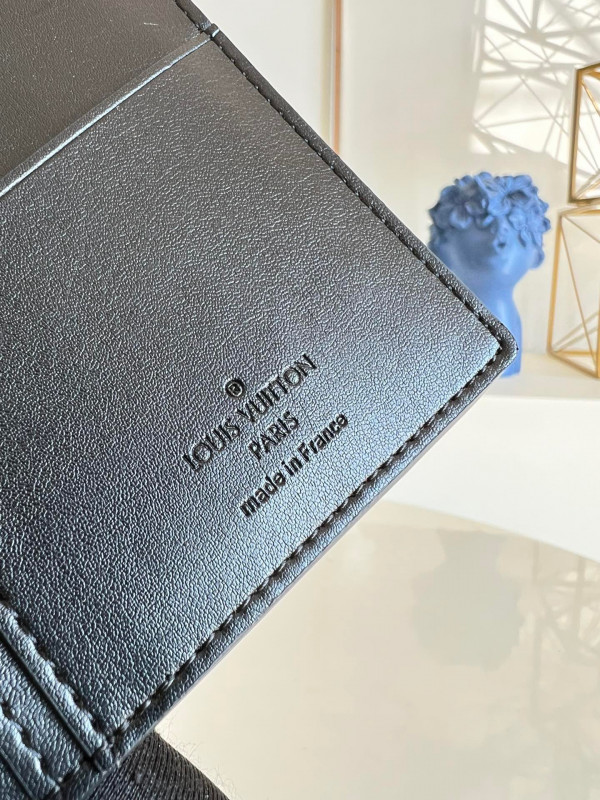 l0*is V*t0n brazza wallet