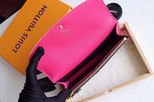 l0*is V*t0n emilie wallet