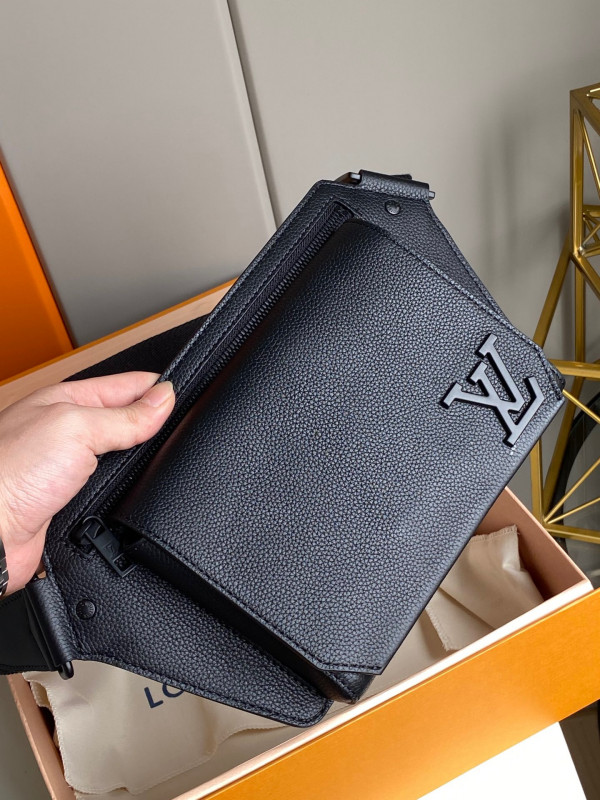 l0*is V*t0n slingbag